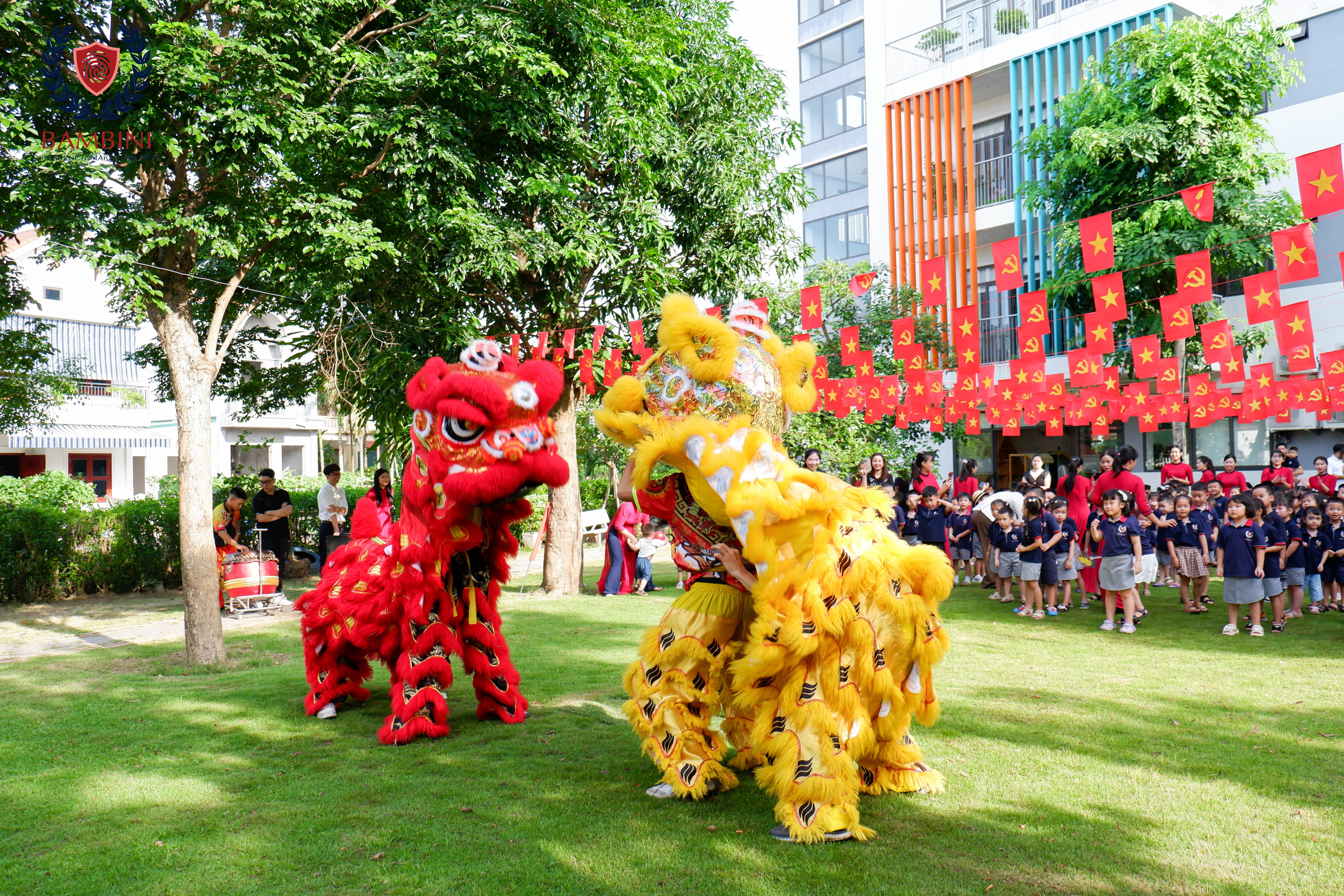Sự Kiện