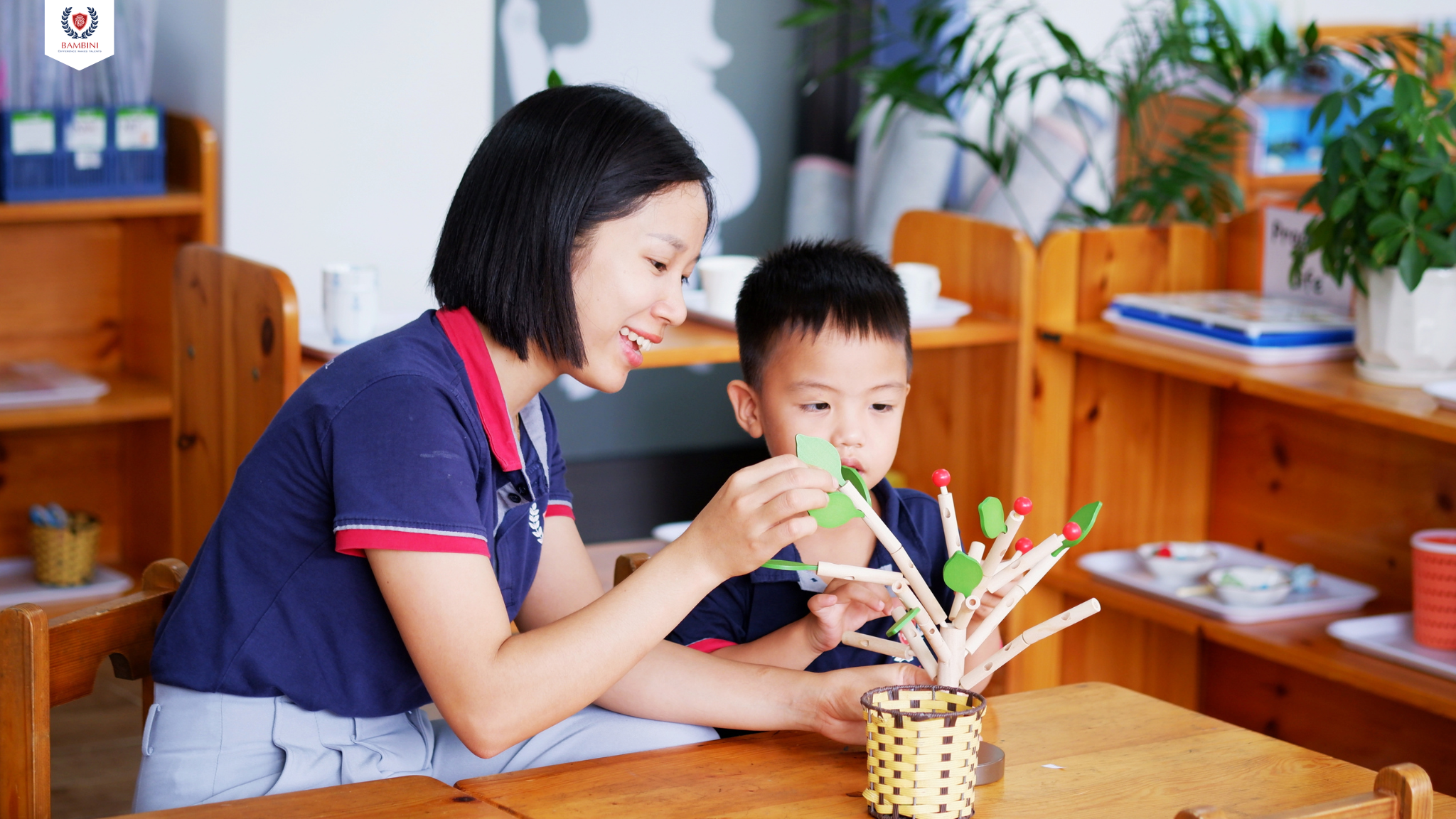 CON ĐƯỢC THỰC HÀNH CUỘC SỐNG NGAY TRONG MONTESSORI