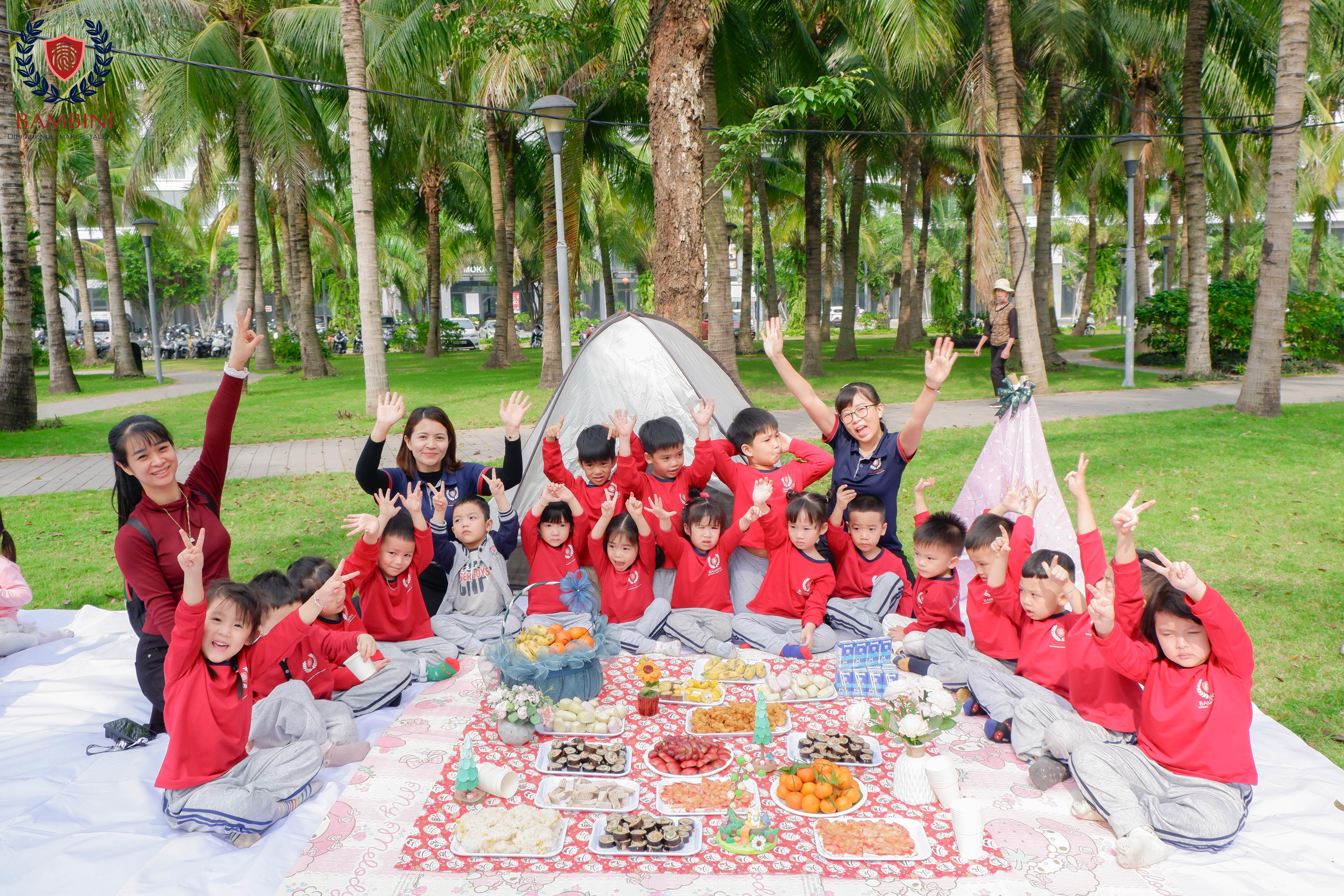  RỘN RÀNG KHÔNG KHÍ LỄ HỘI CÙNG BAMBINIERS